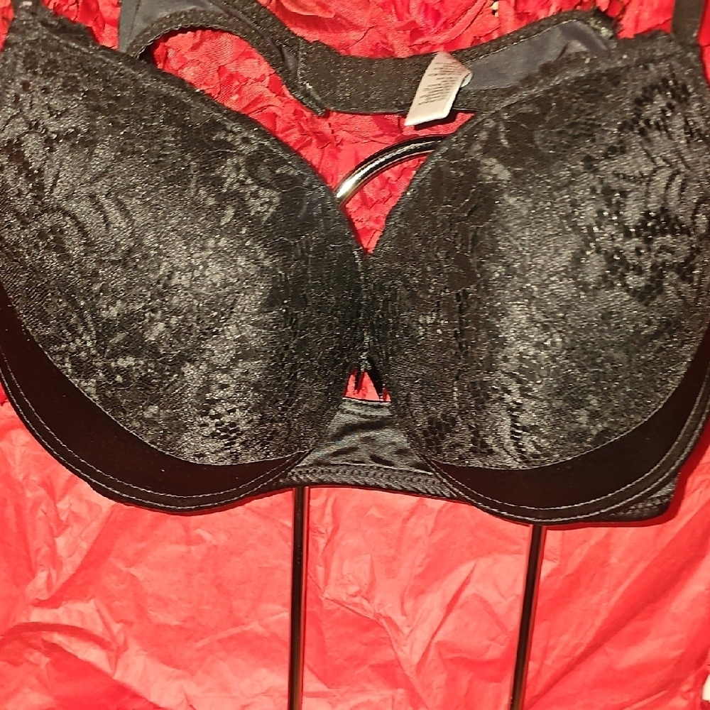 Marilyn Monroe Women's Sophisticated Black Lace Padded Adjustable Bra Size 38C